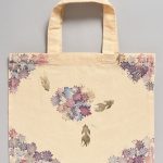 金魚と華／39×32cm／布・スタンプ