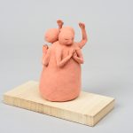 世界平和を祈る人／15×9×9㎝／粘土