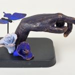 傍らにあるもの／13×26×14cm／紙・粘土・彩色・竹ひご・ワイヤー